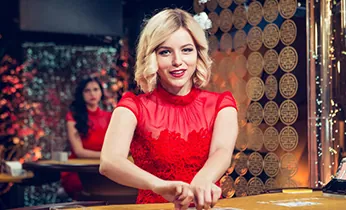 Đội ngũ hỗ trợ khách hàng tận tâm EV88BET